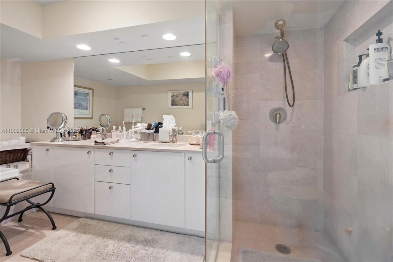 16500 Collins Av, Unit 2055, Sunny Isles Beach, FL 33160 Photo