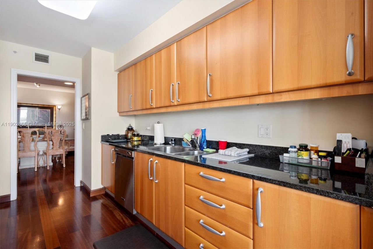 16500 Collins Av, Unit 2055, Sunny Isles Beach, FL 33160 Photo