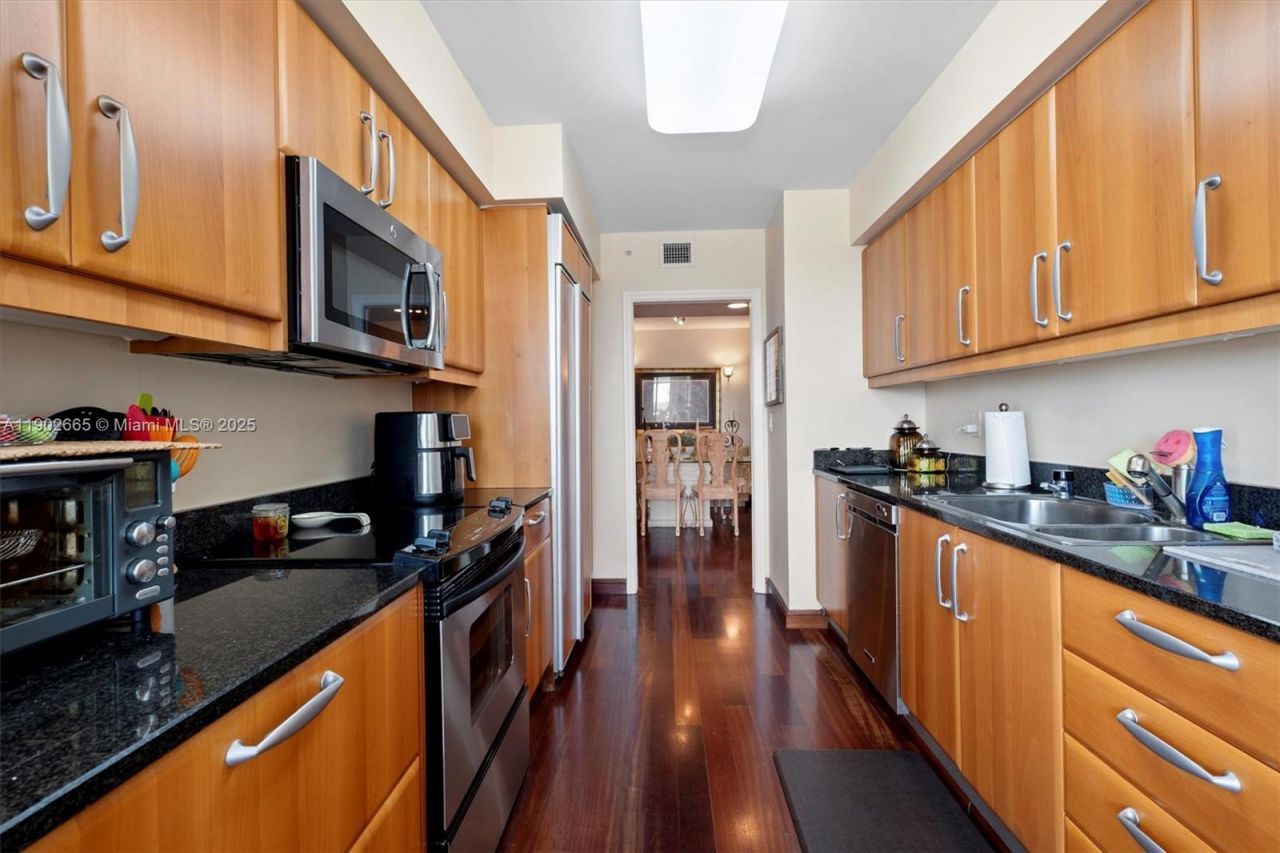 16500 Collins Av, Unit 2055, Sunny Isles Beach, FL 33160 Photo