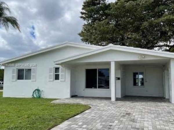 141 NW 41st Ct, Unit 28, Deerfield Beach, FL 33064