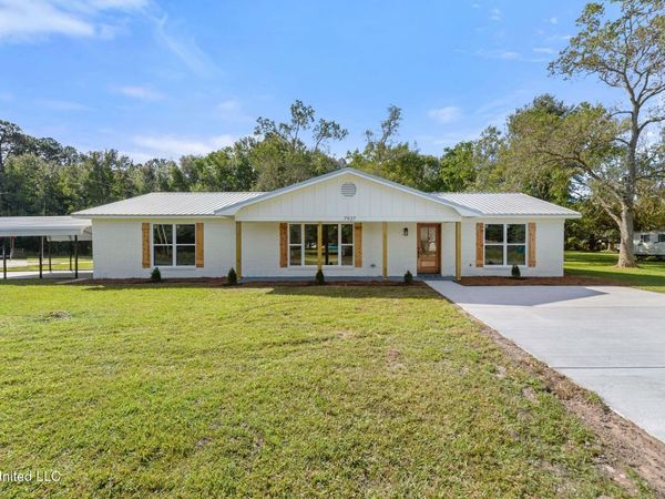 7937 Helmsdale, Ocean Springs, MS 39564