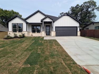 3105 Finley Street, Fort Worth, TX 76111