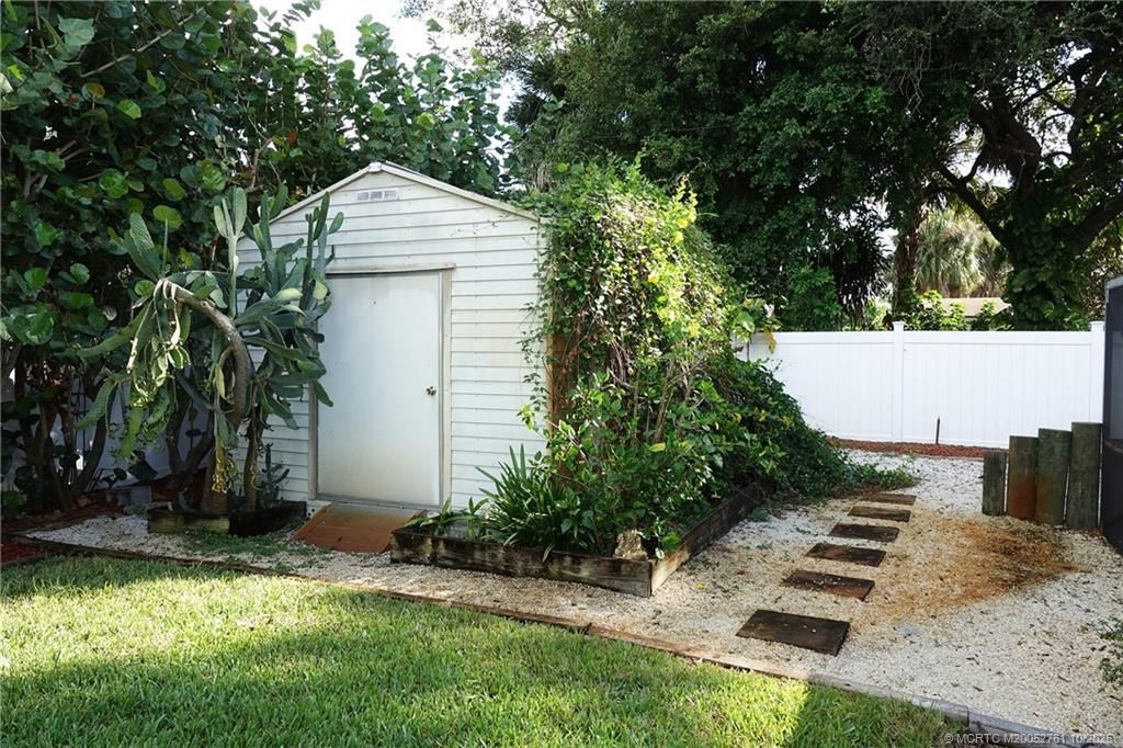 905 SE Flamingo Avenue, Stuart, FL 34996 Photo