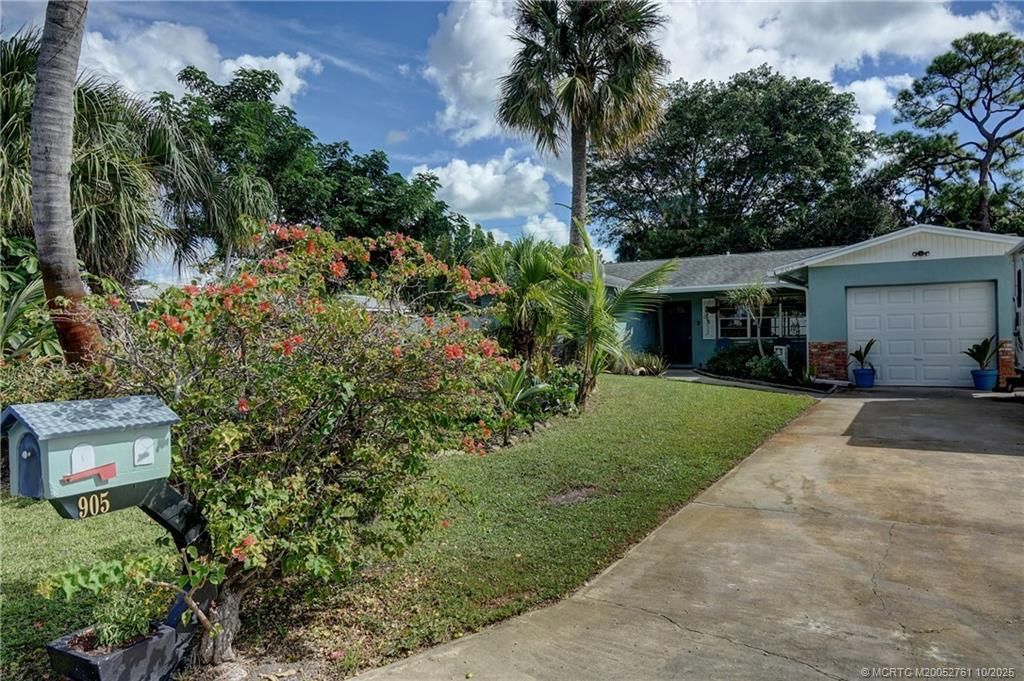 905 SE Flamingo Avenue, Stuart, FL 34996 Photo