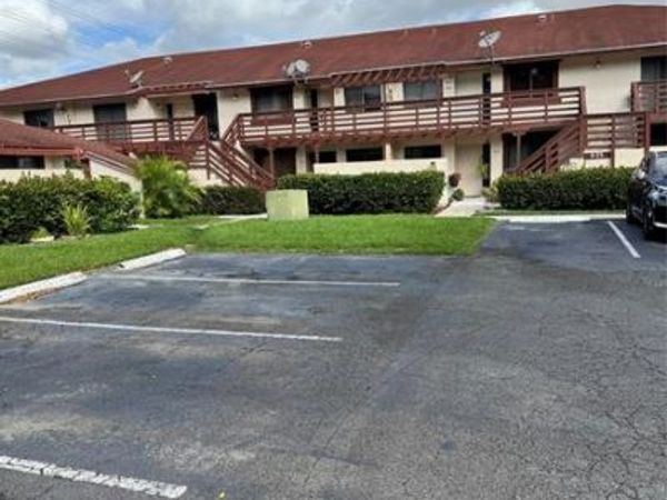 615 NW 210th St, Miami, FL 33169