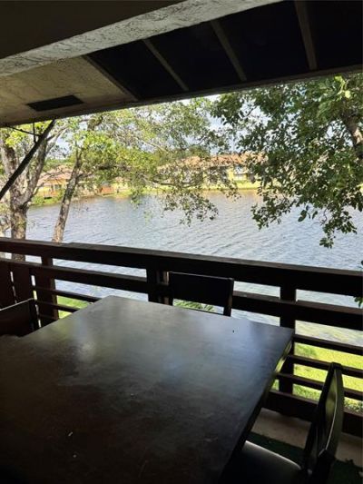 615 NW 210th Street, Miami, FL 33169 Photo