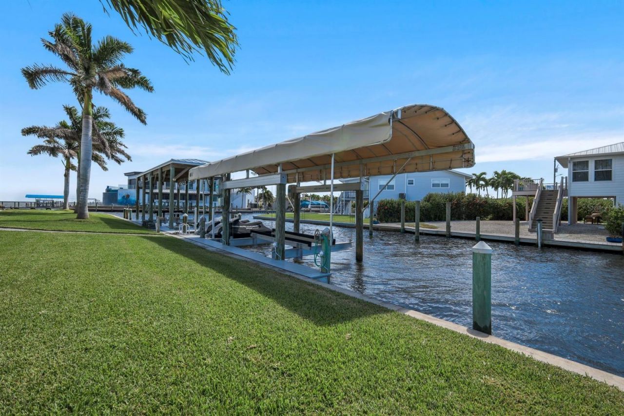 5596 Avenida Pescadora, Fort Myers Beach, FL 33931 Photo