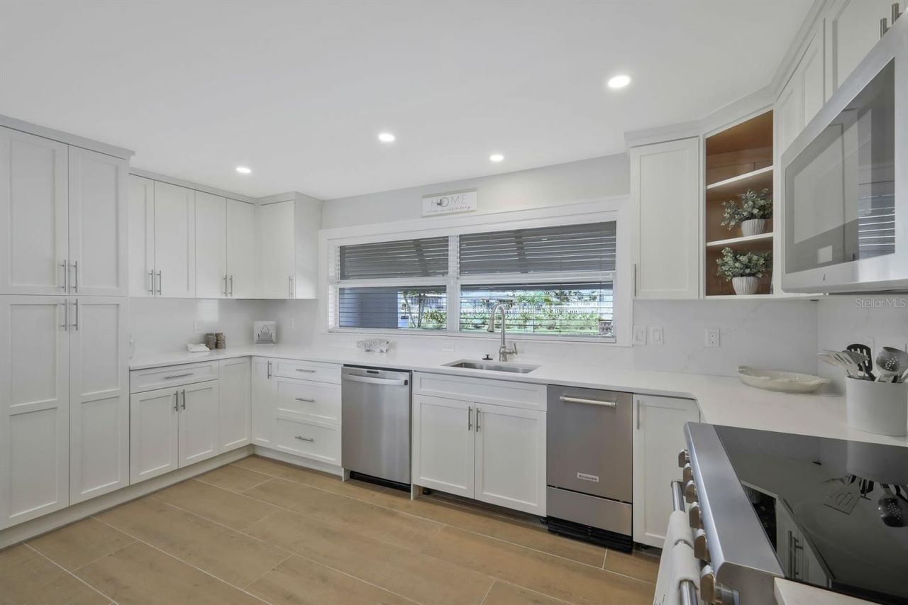 5596 Avenida Pescadora, Fort Myers Beach, FL 33931 Photo