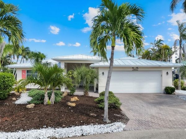 8552 LAGOON ROAD, FORT MYERS BEACH, FL 33931