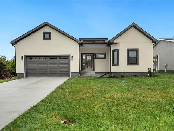 153 S Linn Valley Drive, Linn Valley, KS 66040