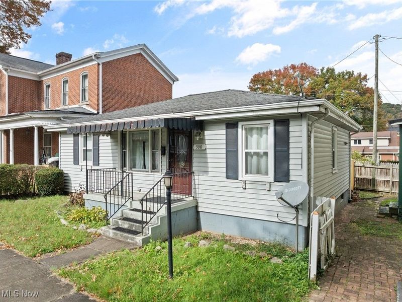 308 Whitely Street, Bridgeport, OH 43912 Photo 2