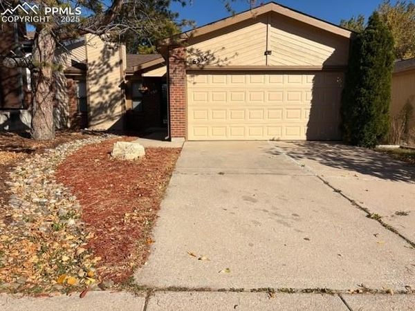 6335 Gunshot Pass Drive, Colorado Springs, CO 80917