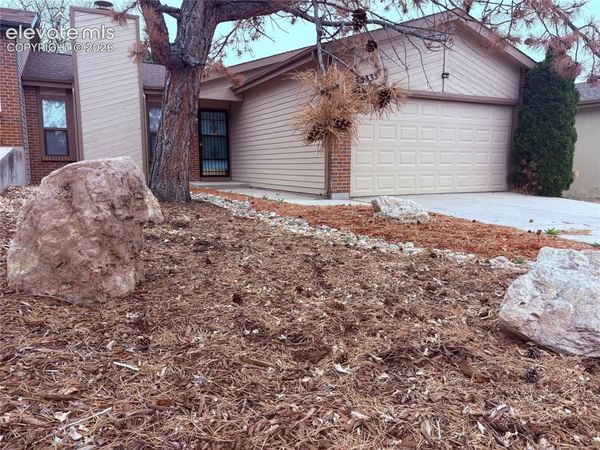 6335 Gunshot Pass Drive, Colorado Springs, CO 80917