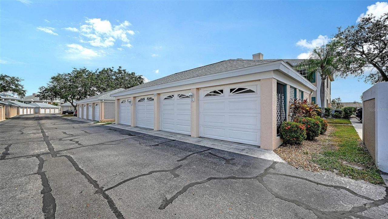 4207 Caddie Drive E, Unit 104, Bradenton, FL 34203 Photo