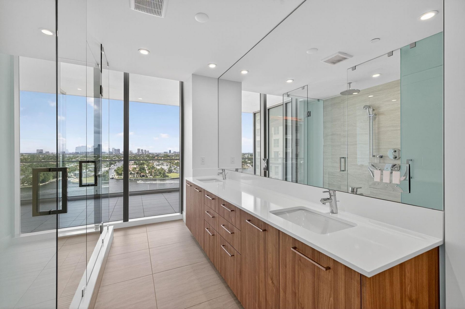 153 N Seabreeze Boulevard, Unit 1004-S, Fort Lauderdale, FL 33304 Photo