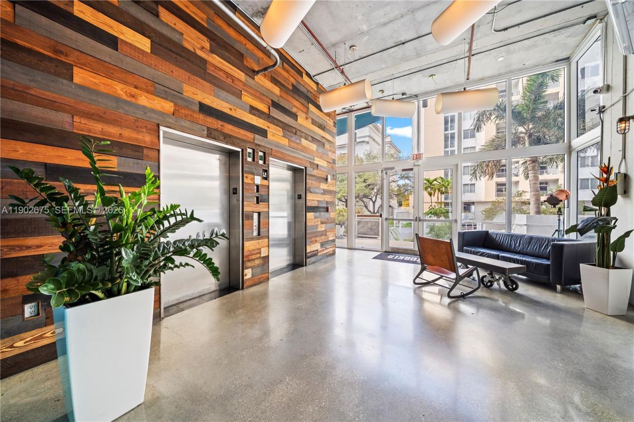 444 NE 30th St, Unit 702, Miami, FL 33137 Photo