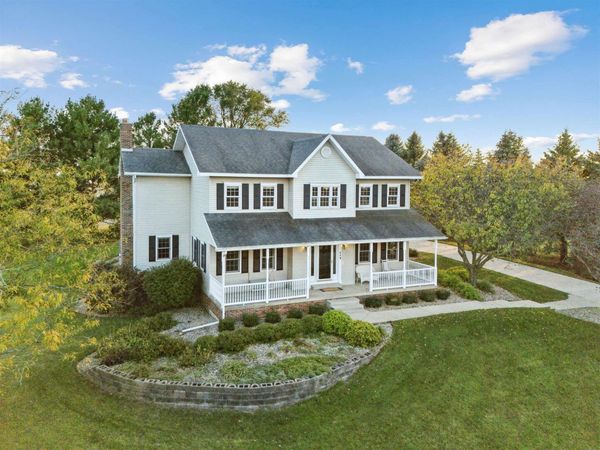 418 Primrose Drive, Hudson, IA 50643