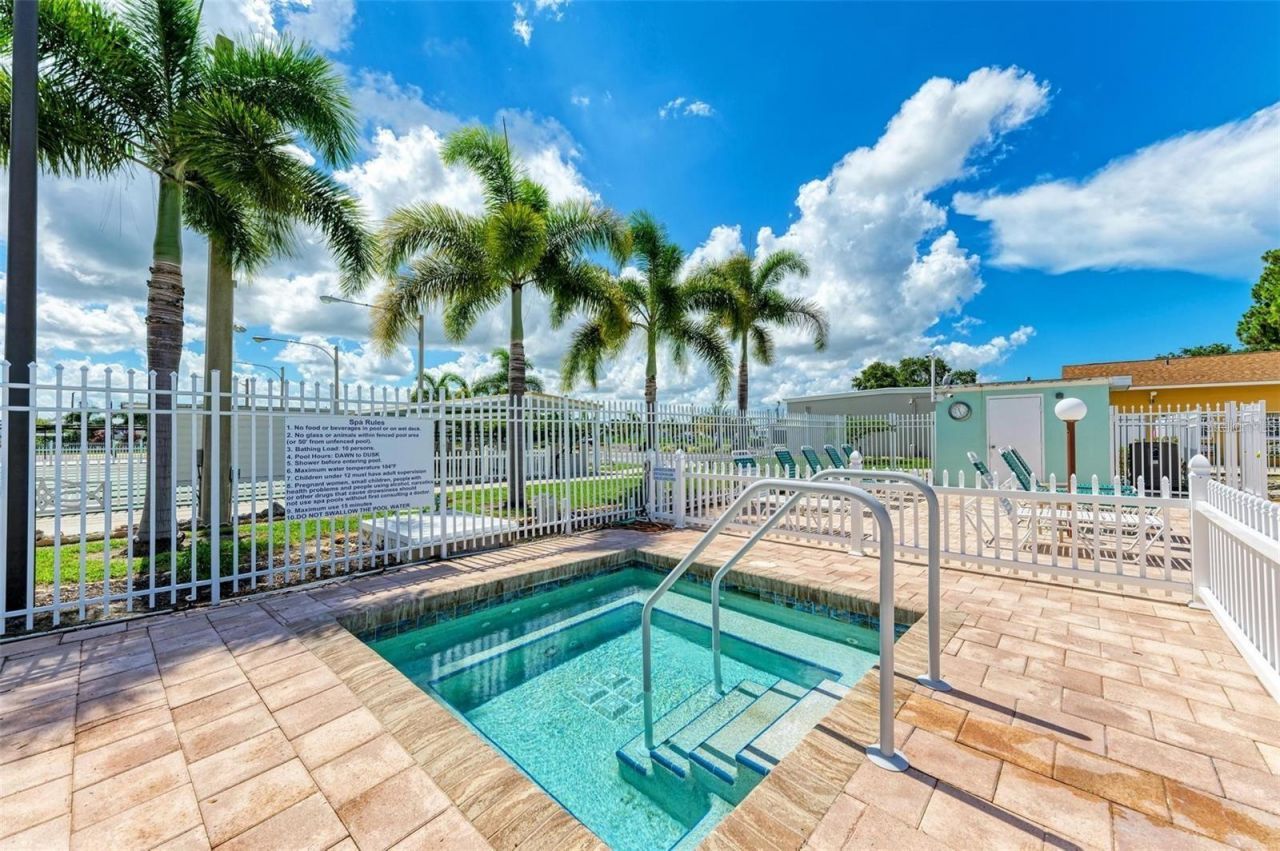 4921 Pebble Beach Avenue, Sarasota, FL 34234 Photo