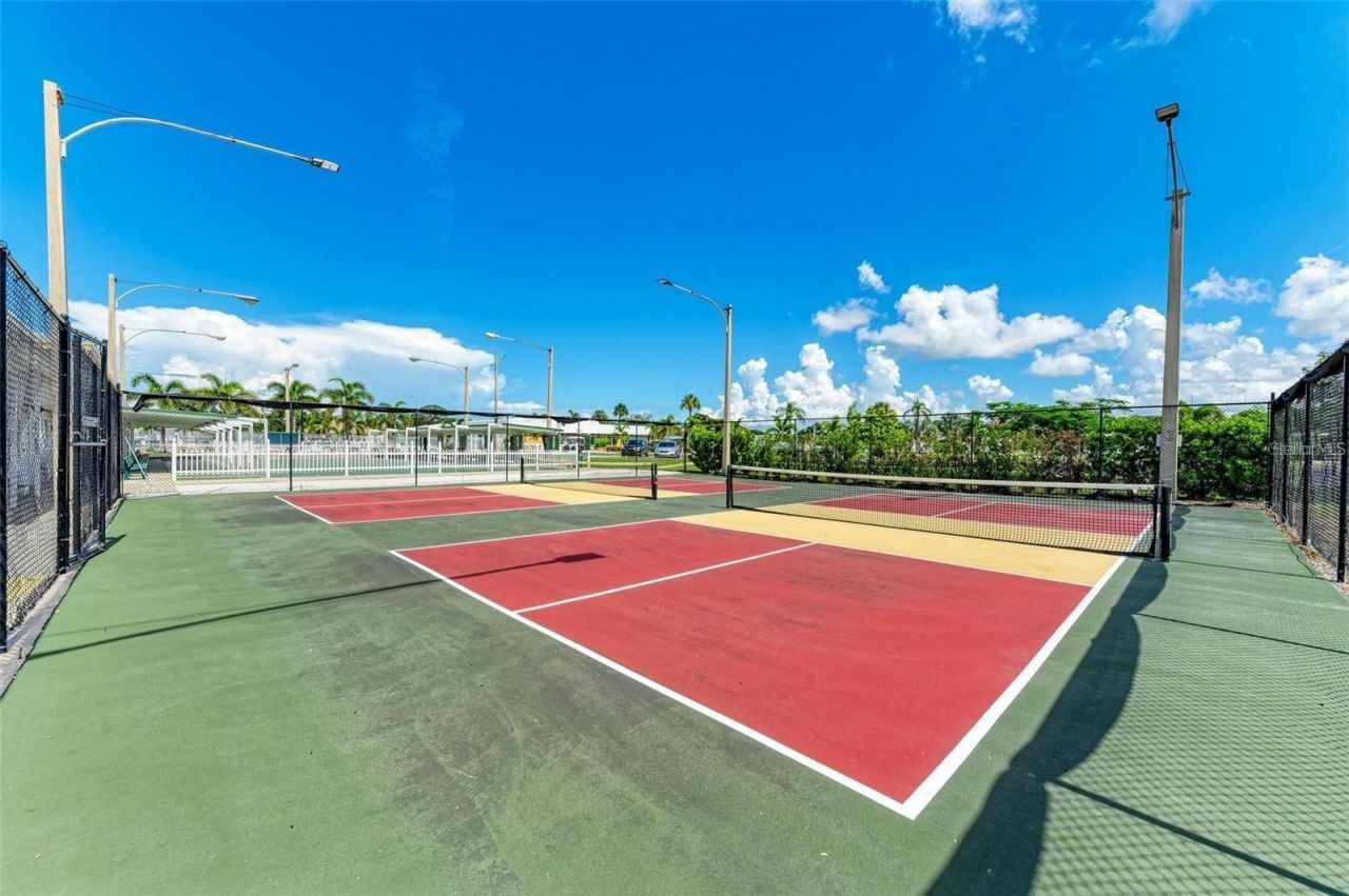 4921 Pebble Beach Avenue, Sarasota, FL 34234 Photo