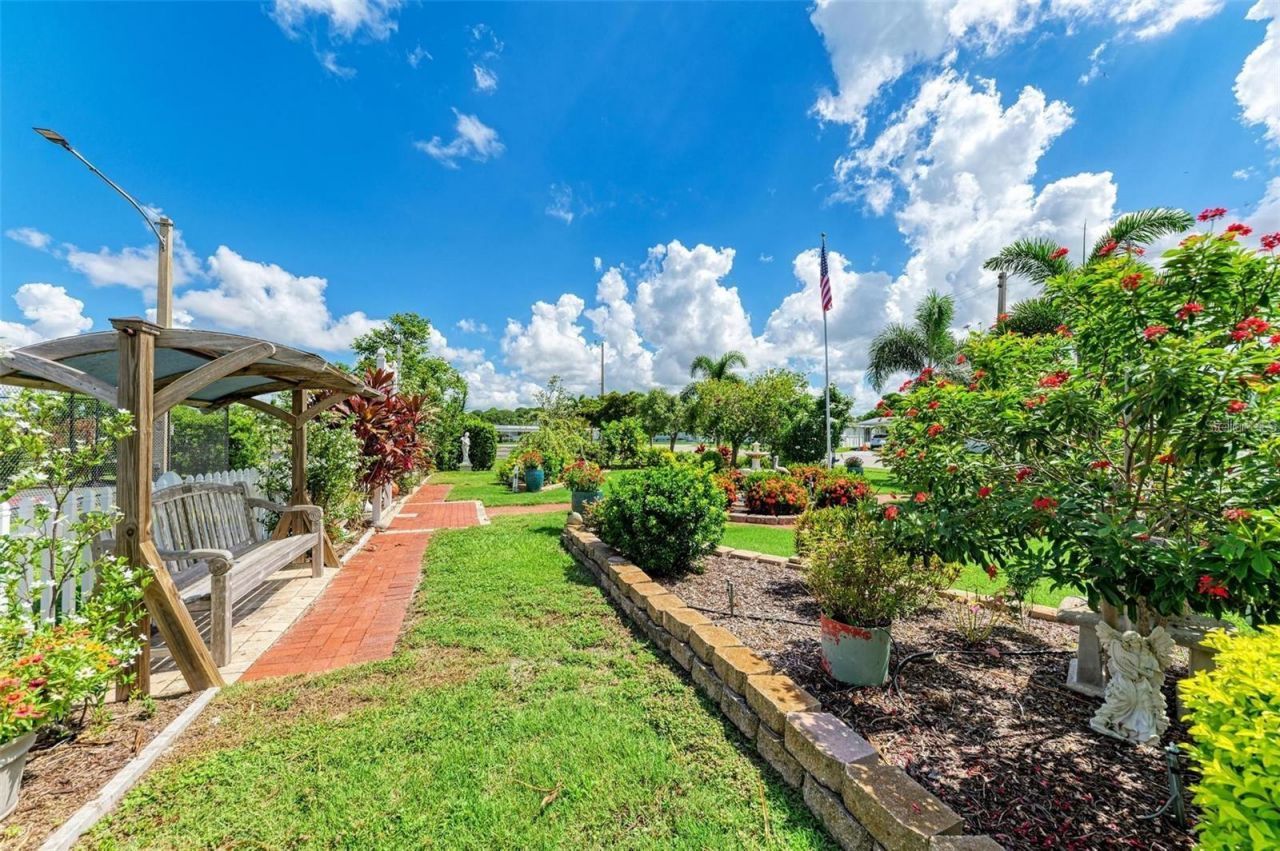 4921 Pebble Beach Avenue, Sarasota, FL 34234 Photo