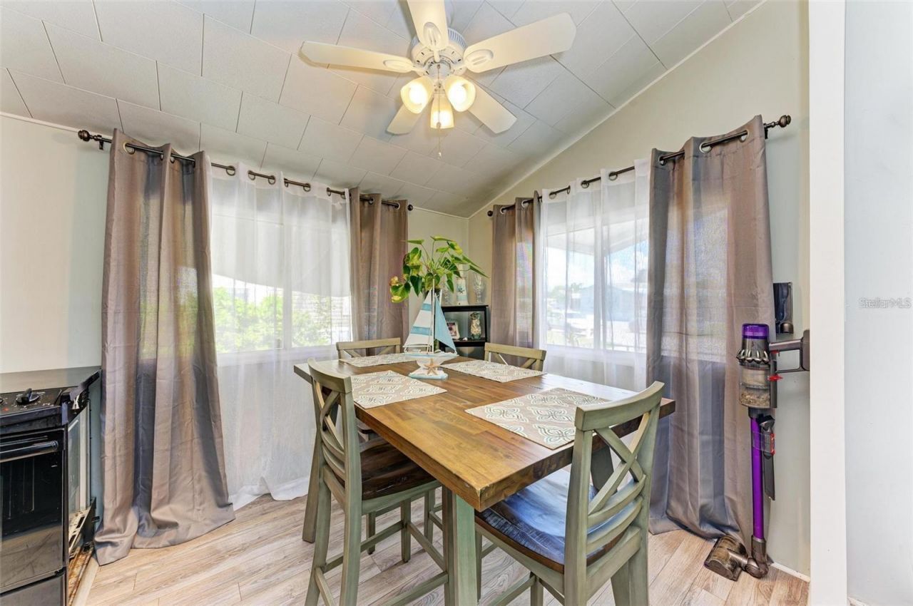 4921 Pebble Beach Avenue, Sarasota, FL 34234 Photo