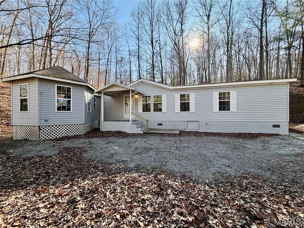 1125 W Cape Rock Drive, Cape Girardeau, MO 63701