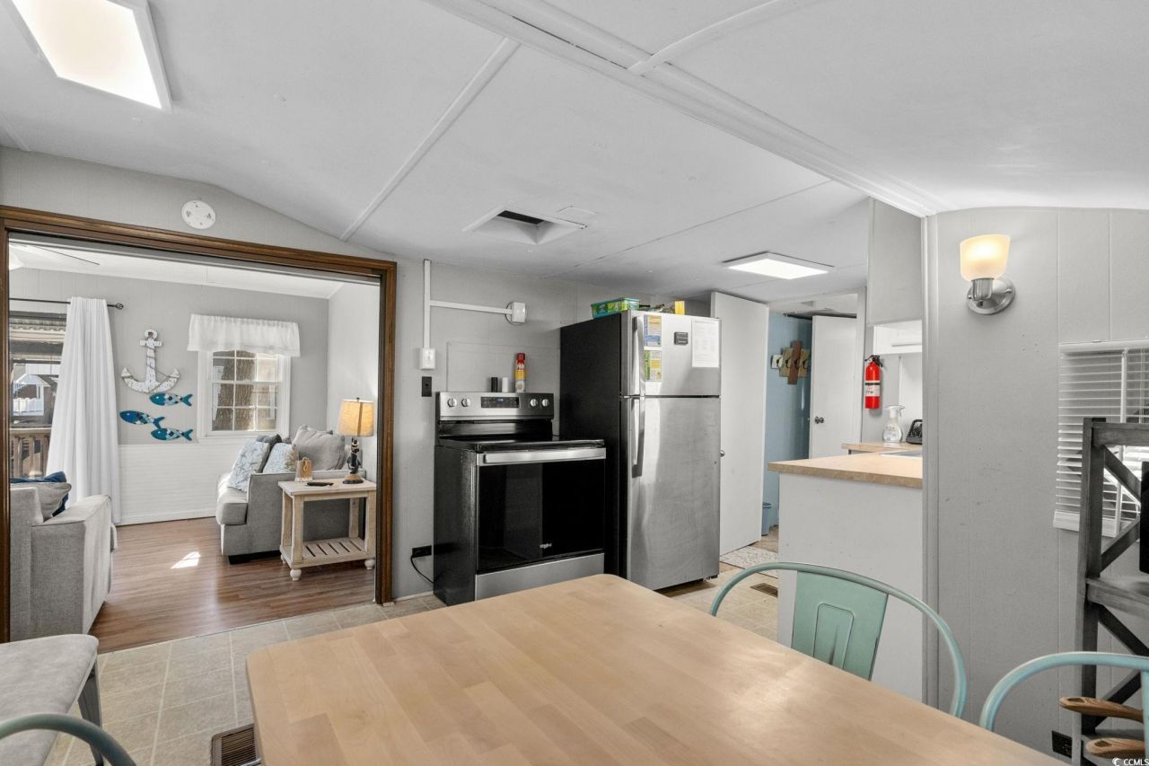 6001-1310 S Kings Hwy. Photo 11