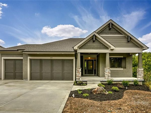 22064 W 99th Terrace, Lenexa, KS 66220