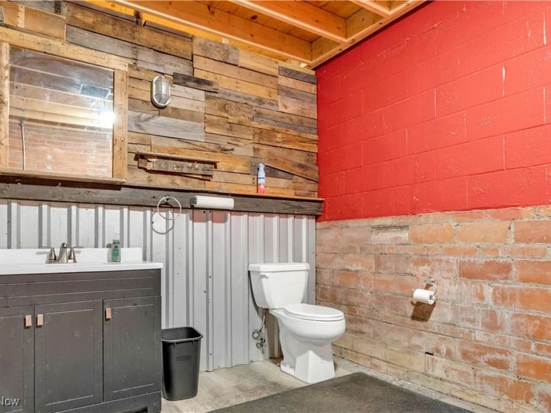 2032 W 105th Street, Cleveland, OH 44102 Photo 20