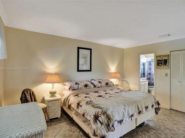 5103 NW 35th St, Unit 605, Lauderdale Lakes, FL 33319