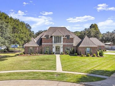 35000 Harmony Ln, Denham Springs, LA 70706