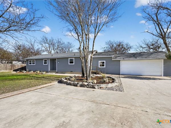 104 East Avenue, Florence, TX 76527