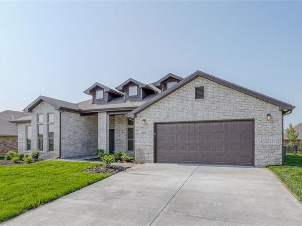 26544 W 83rd Terrace, Lenexa, KS 66227