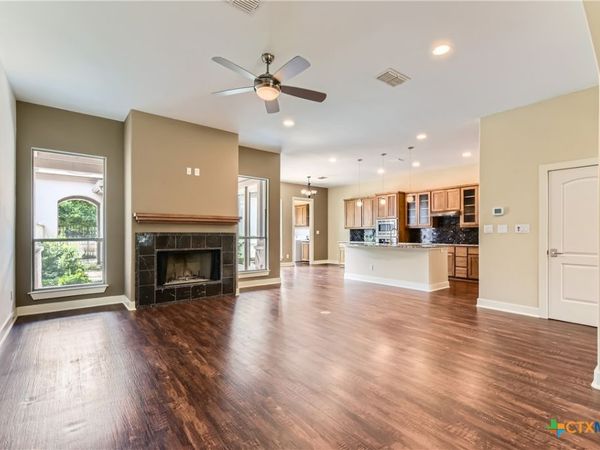 462 Stagecoach Trail , San Marcos, TX 78666