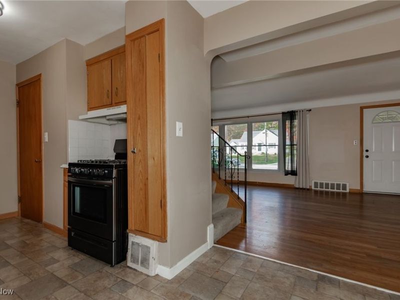 1111 E Miner Road, Mayfield Heights, OH 44124 Photo 6