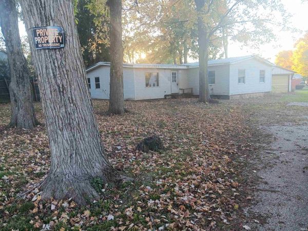 1226 N Walnut Street, Brazil, IN 47834