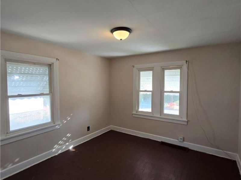 17111 Ridgeton Drive, Cleveland, OH 44128 Photo 13