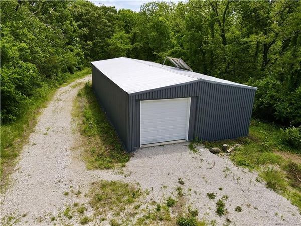 814 N BUCKNER TARSNEY Road, Buckner, MO 64016