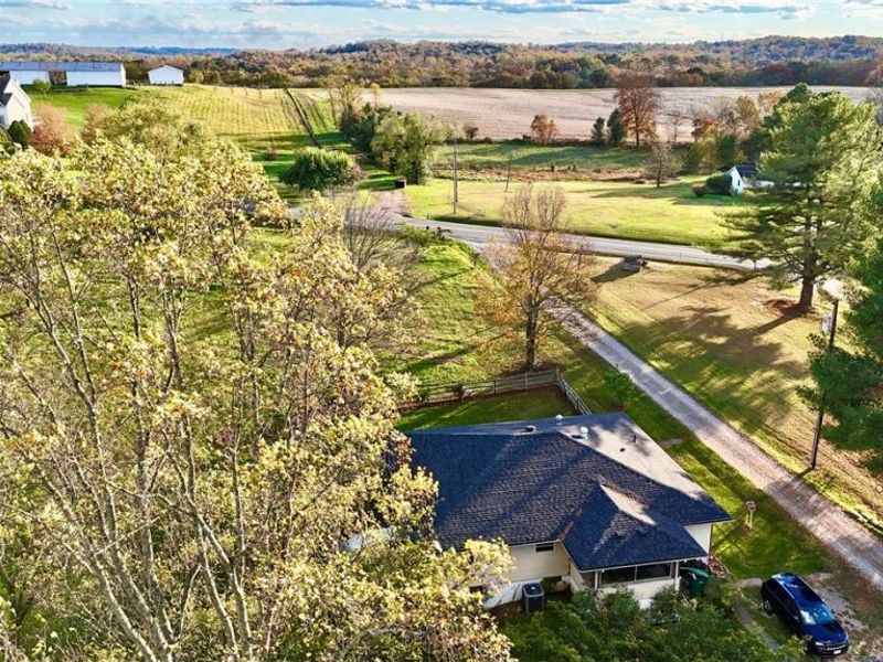 966 State Route 555, Little Hocking, OH 45742 Photo 4