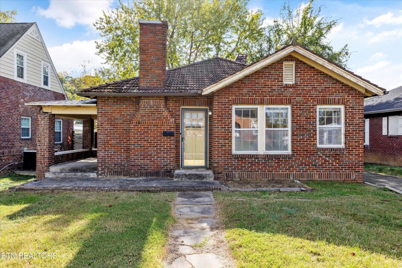 106 Rose Drive, Knoxville, TN 37918 Main Photo