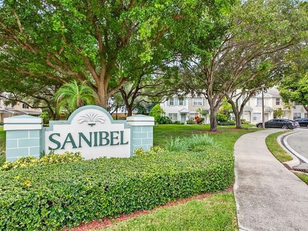 7711 Sanibel Dr, Tamarac, FL 33321