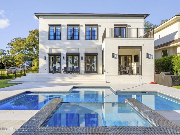 924 E Beach Boulevard, Gulfport, MS 39501