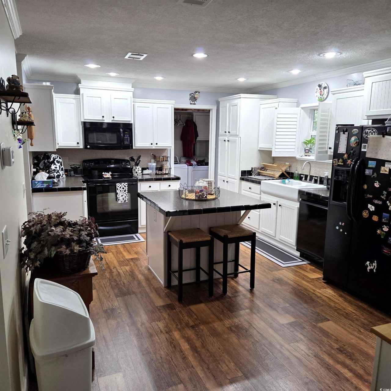 61 Saxon Ct. Photo 17