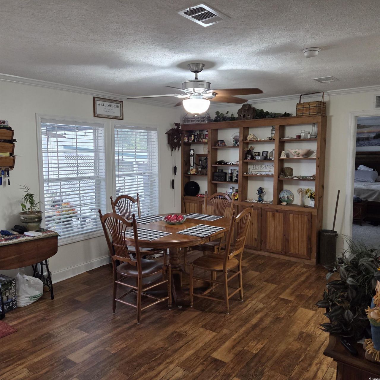 61 Saxon Ct. Photo 19