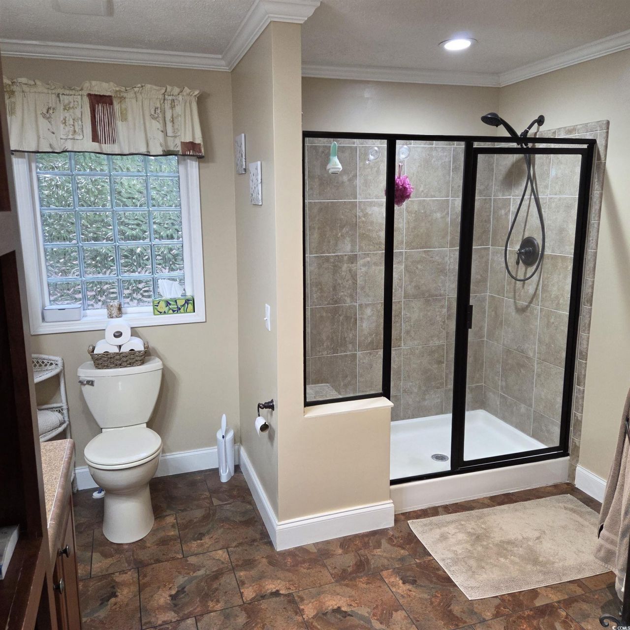 61 Saxon Ct. Photo 24