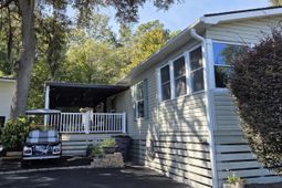 61 Saxon Ct. photo 4