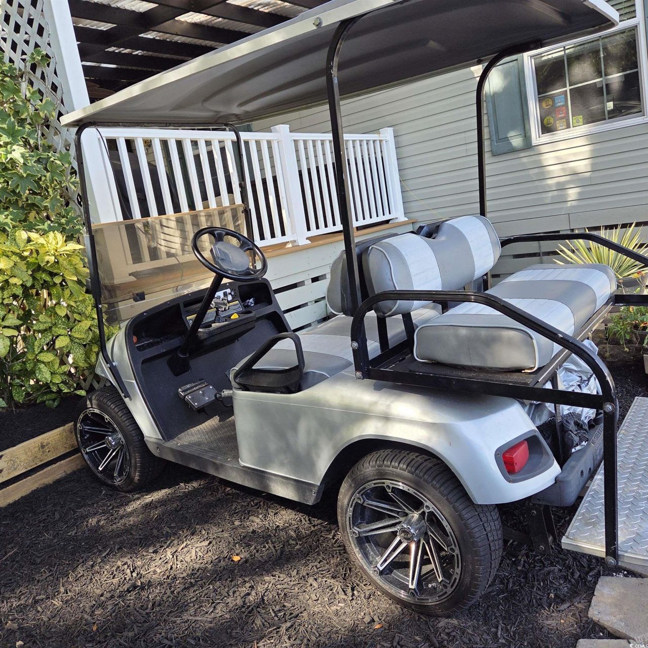 61 Saxon Ct. Photo 33