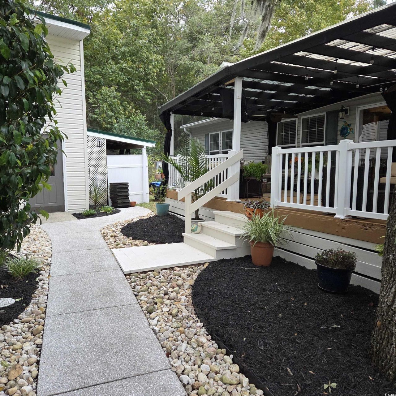 61 Saxon Ct. Photo 4