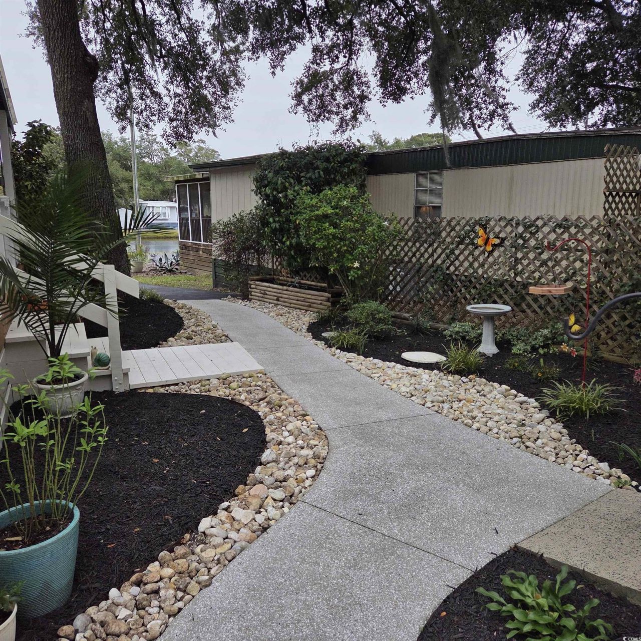 61 Saxon Ct. Photo 8