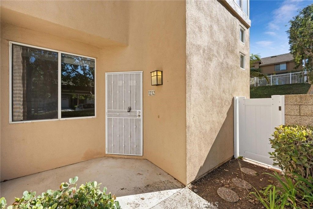 1232 S Country Glen Way, Anaheim Hills, CA 92808 Main Photo